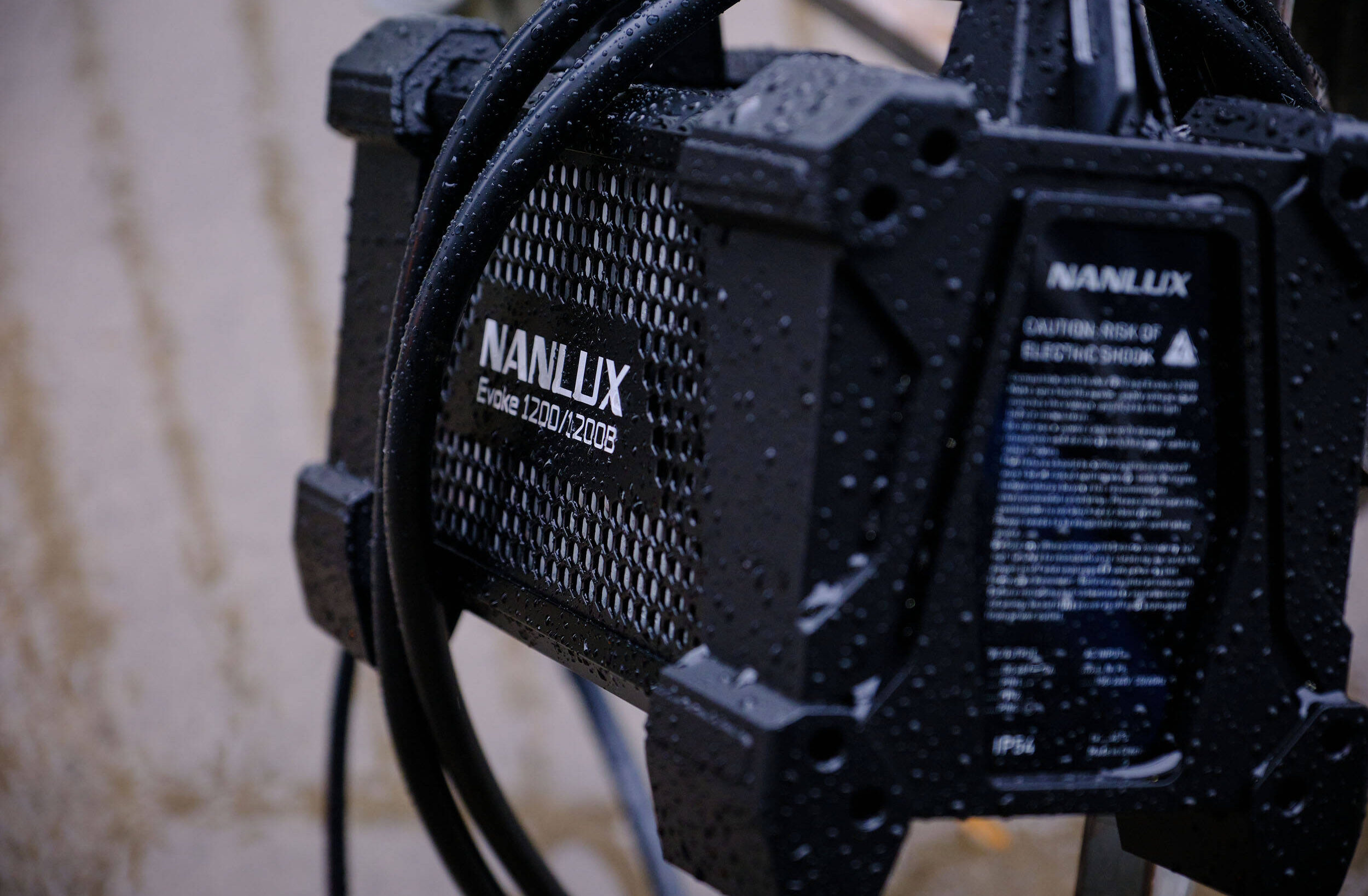 NANLUX Evoke 1200B Spot Light with Trolley Case (10)