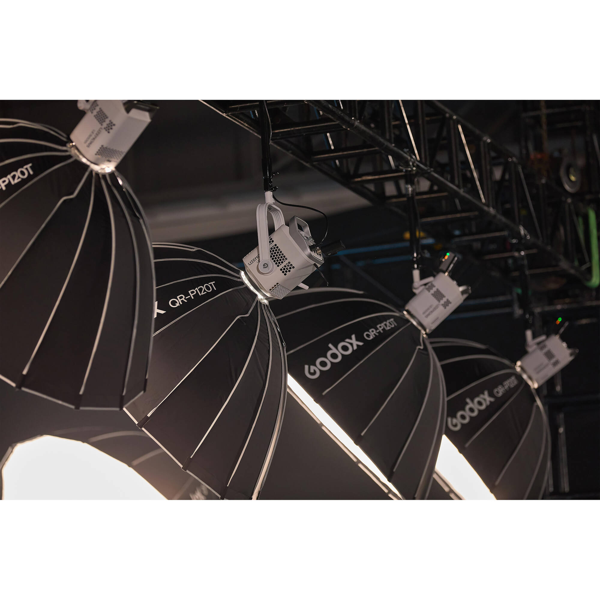 Godox Litemons LE300Bi LED Monolight - Image 12